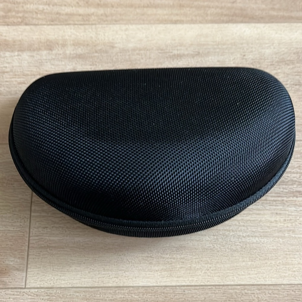 Oakley Radar Array Soft Vault Case - image 3